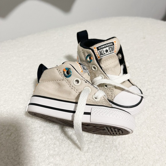 Baby Converse - Picture 2 of 4